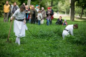 376673_10151423135539762_307439683_n